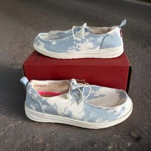 Levis Big Girl's Size 6 NEWT-TD-CVS Boat Shoes. Slip On. Tie Dyed Blue. New